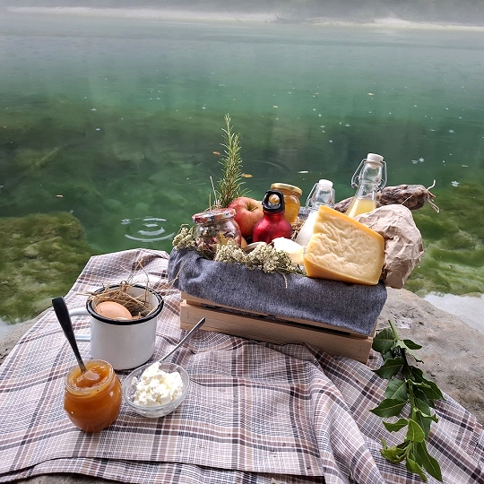 KULINARIČNO DOŽIVETJE - KOŠARICA LOKALNIH DOBROT